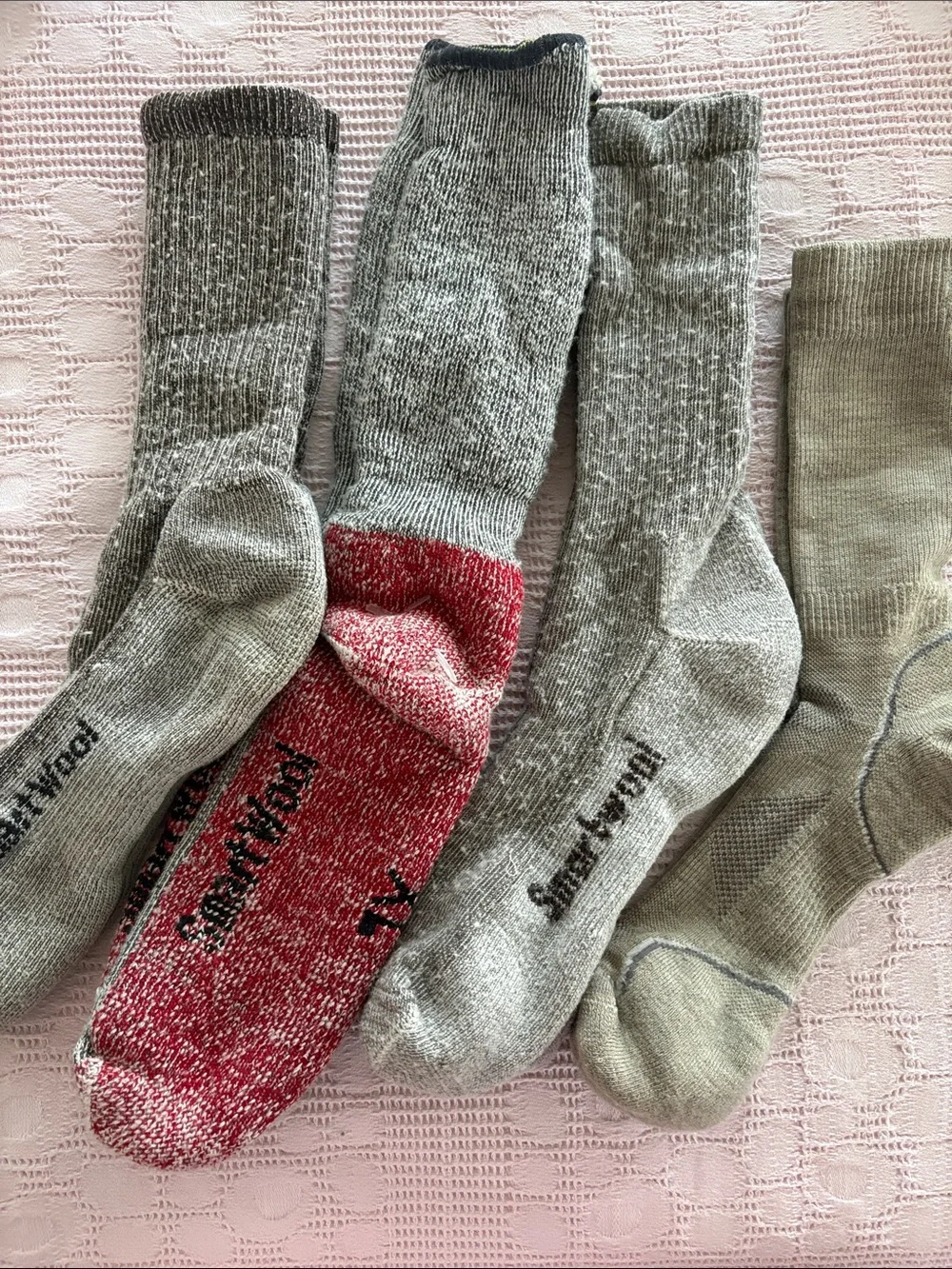 Men’s XL 4 pairs smartwool socks